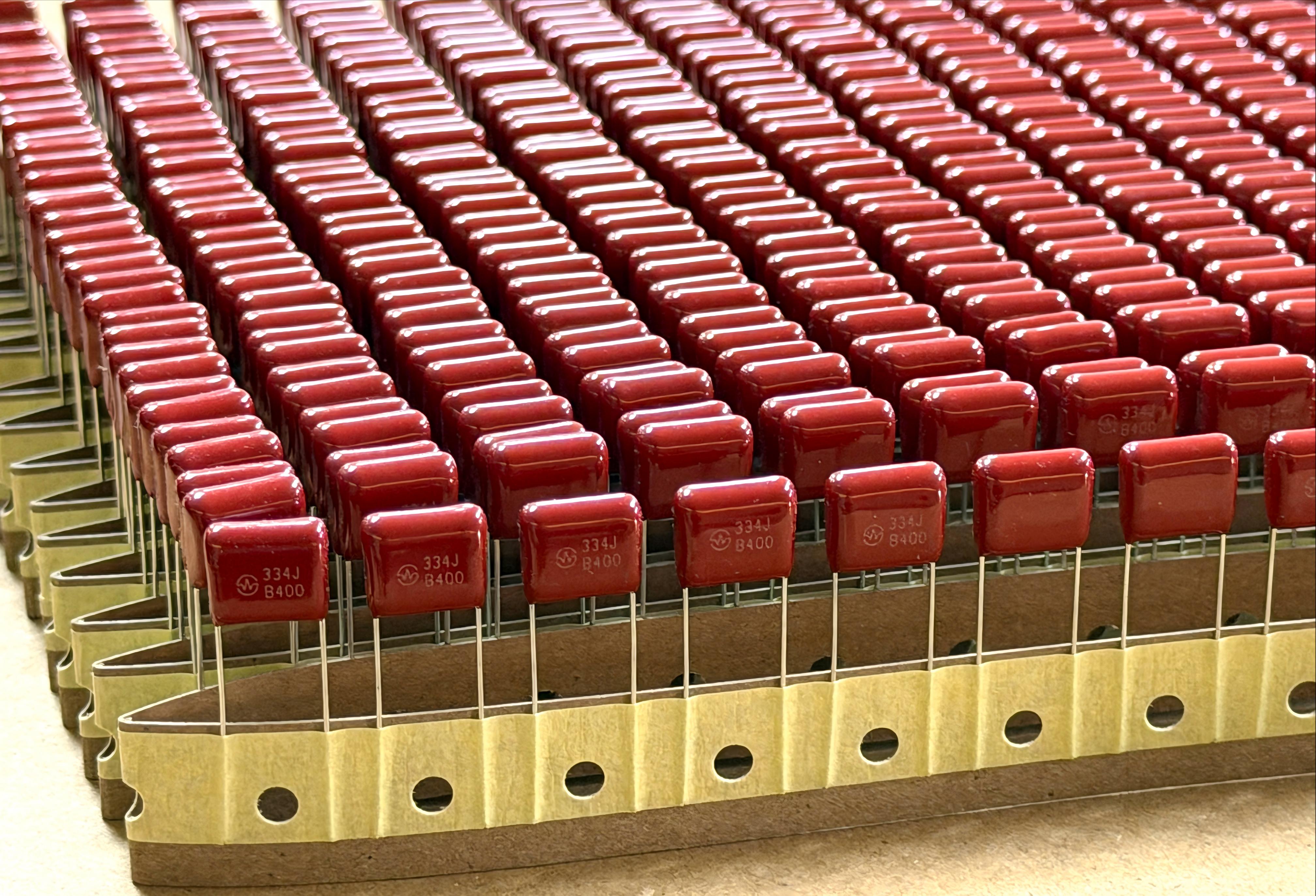 Peran dan Pemilihan Kapasitor CBB di Rangkaian