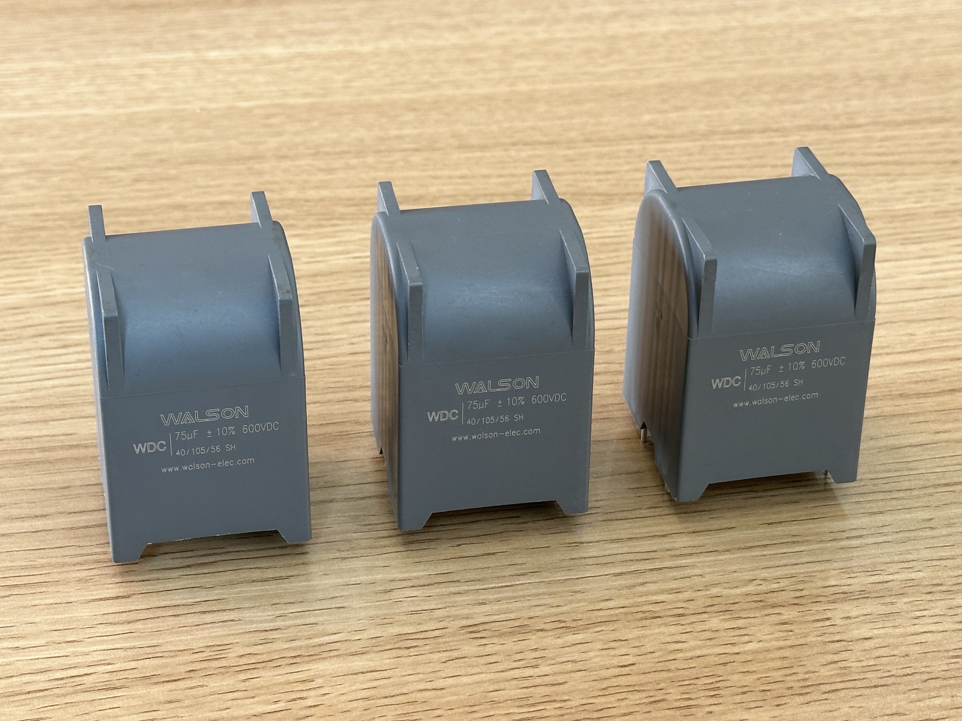 Interpretasi Parameter ESR/ESL Kapasitor Film dan Dampak Pentingnya terhadap Pengoperasian Peralatan